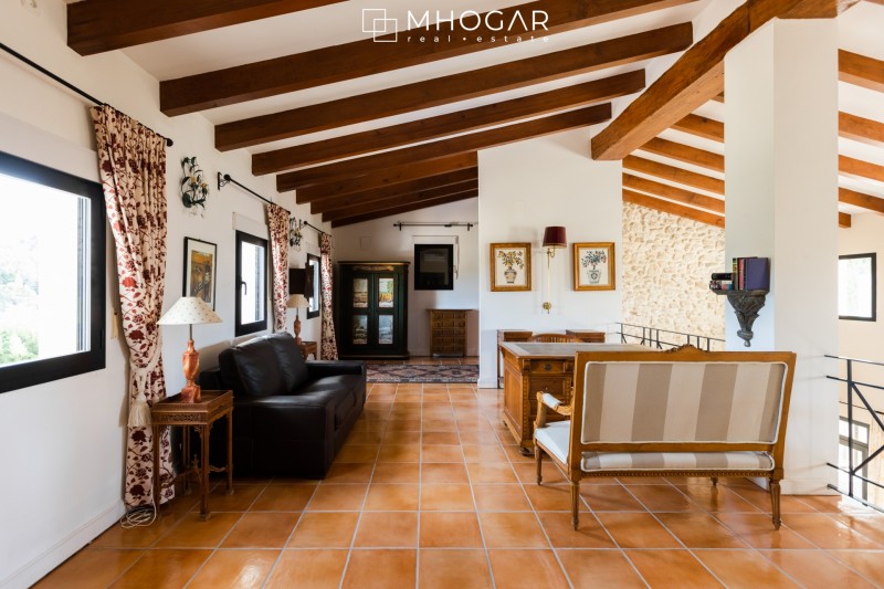 Rústica Elegancia - Casa de Campo a la venta en Benissa!